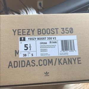Yeezy size 5.5